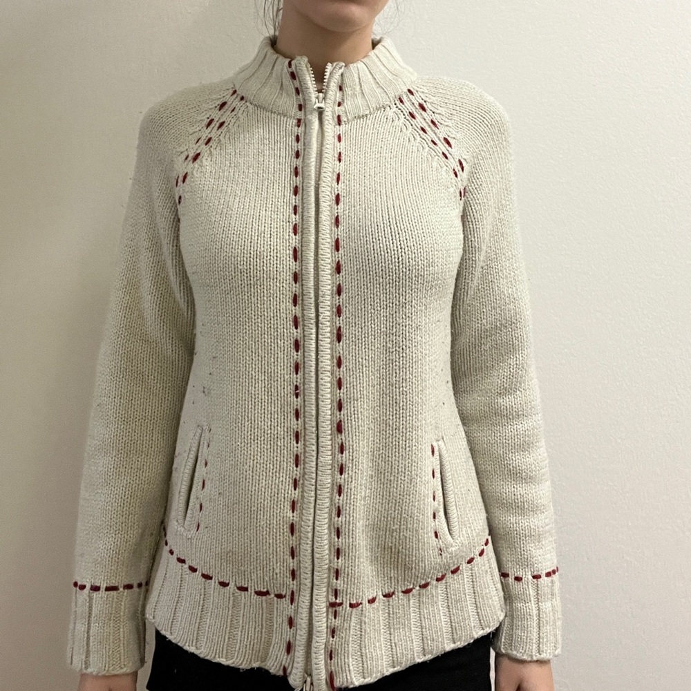 White contrast stitch zip up sweater